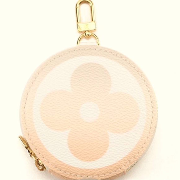 Louis Vuitton Accessories - Louis Vuitton Round Coin Purse in By The Pool Monogram Giant Canvas.
